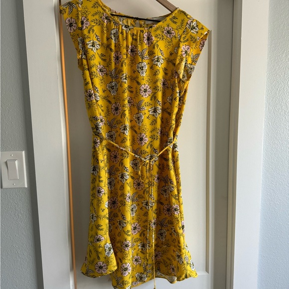 Yellow Flow-y Ruffle Cap Sleeve Dress, Size M - Picture 2 of 3